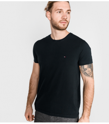 T-shirt basica con piccolo logo sul petto